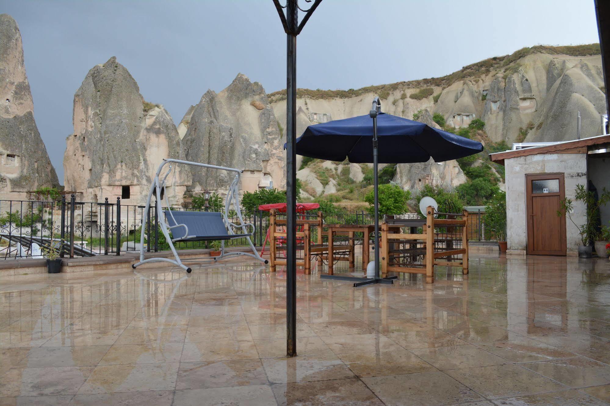 Cappadocia Stone Palace Göreme Buitenkant foto