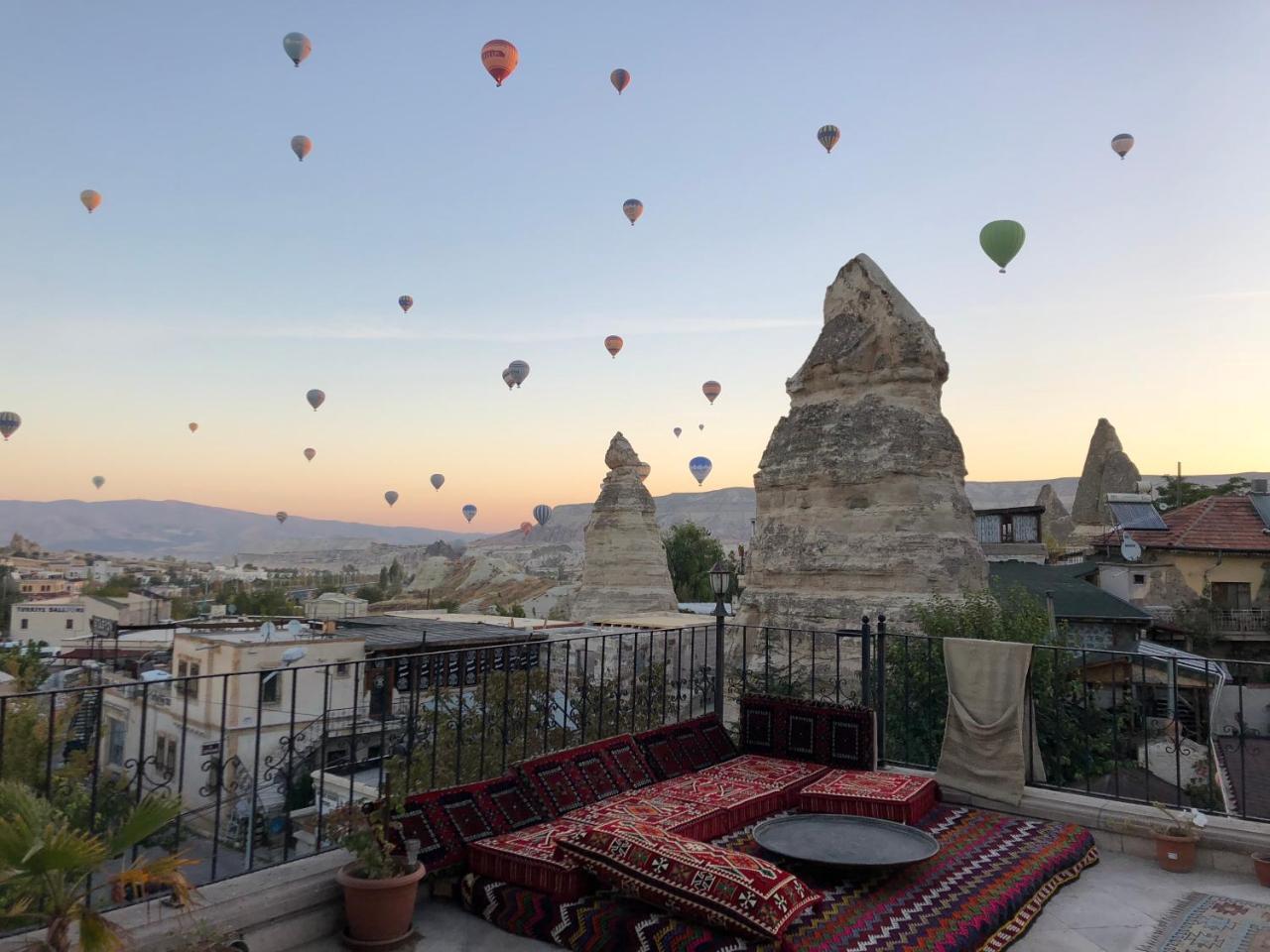 Cappadocia Stone Palace Göreme Buitenkant foto